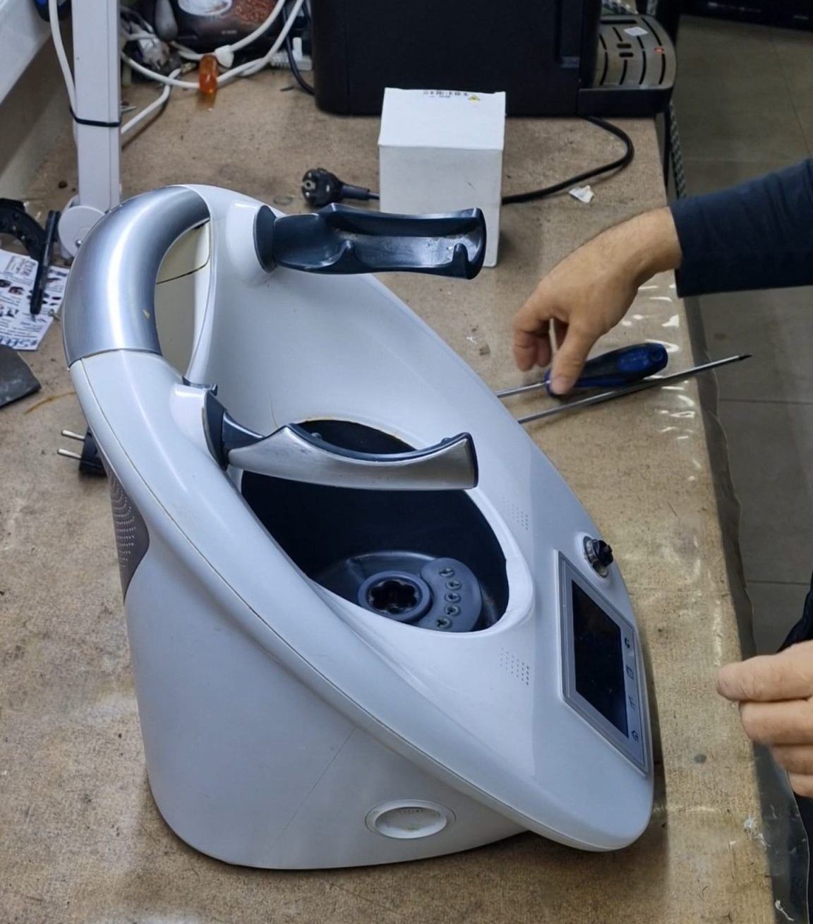 Reparación de carcasa de la Thermomix Tm5 Sator Electronica